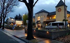 Hotel Strata Mountain View Exterior photo