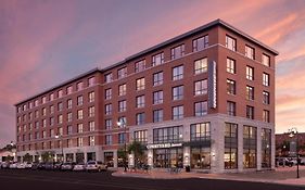 Courtyard By Marriott Portland Downtown/Waterfront Exterior photo