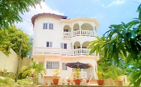 Annie'S White House On The Hill Apartment Negril Exterior photo
