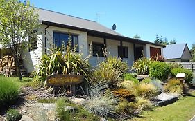 Criffel Peak View Bed And Breakfast Wanaka Exterior photo