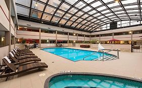 Best Western Premier Milwaukee-Brookfield Hotel & Suites Exterior photo