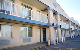 Country Lane Inn & Suites Swift Current Exterior photo