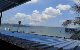 Blue Rock Beach Resort Olongapo Exterior photo