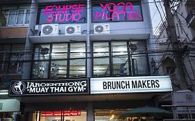 Oyo 783 Brunch Marker Cafe & Hostels Bangkok Exterior photo