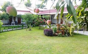 Minine Guesthouse Silang Exterior photo