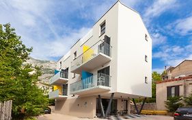 Subtub Hostel Makarska Exterior photo