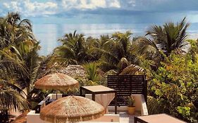Caribbean Beach Cabanas - A Pur Hotel Placencia Exterior photo
