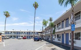 Motel 6 Bakersfield Exterior photo