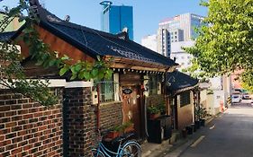 Icos Guesthouse 1 - Female Only Seoul Exterior photo