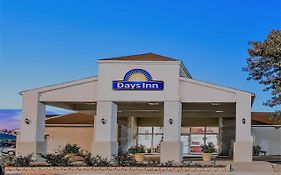 Days Inn By Wyndham Eastland Exterior photo