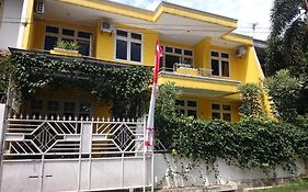 Cendana Mulia Hostel Bogor Exterior photo