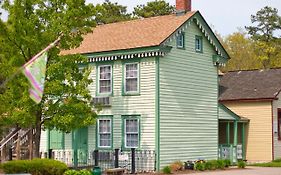 Colonial Inn Smithville Exterior photo