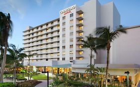 Courtyard By Marriott Miami Airport Hotel Exterior photo