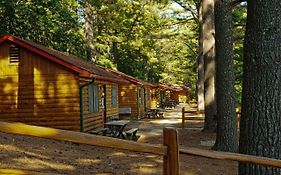 Log Cabins At Meadowbrook Resort Wisconsin Dells Exterior photo