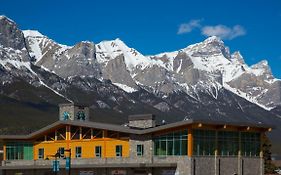 Canmore Downtown Hostel Exterior photo