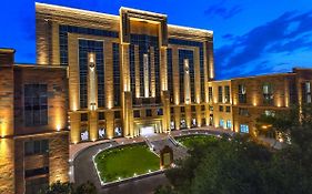 Ani Grand Hotel Yerevan Exterior photo