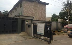 De Lawrence Court & Suites Lagos Exterior photo