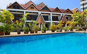 Corrib Village South Beach Pattaya Exterior photo