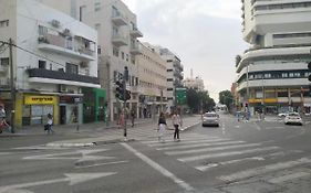 Amir'S Apartments Tel Aviv Exterior photo