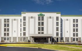 Wingate By Wyndham Louisville Airport Expo Center Exterior photo