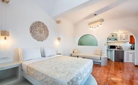 Nectarios Villa - Studios & Suites Adults Only Fira  Exterior photo