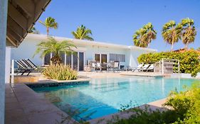 Malmok Ocean Front Villa Palm Beach Exterior photo