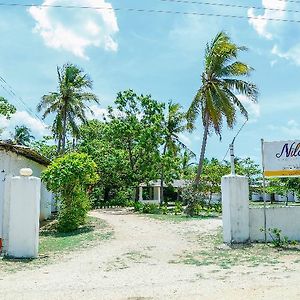 Oyo 294 Nilaveli Corridor Hotel Trincomalee Exterior photo