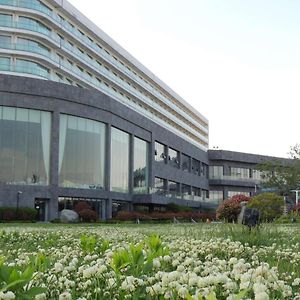 Wyndham Grand Qingdao Hotel Exterior photo