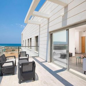 Stylish Penthouse Apartment Close To Akhziv Beach By Sea N' Rent Nahariya Exterior photo