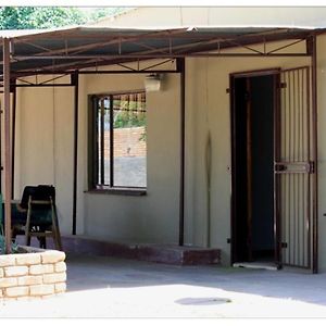 Abuelita Guesthouse - Room 1 Lephalale Exterior photo