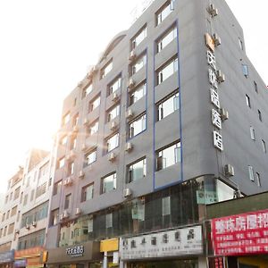 7Days Premium Xingyi Pingdong Avenue Branch Hotel Exterior photo