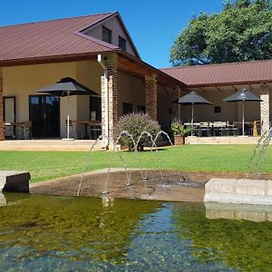 Esther'S Country Lodge Hekpoort Exterior photo