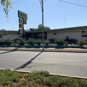 Top 1 Motel Rockhampton Exterior photo