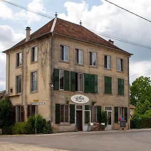 Le Voila Bed & Breakfast Melay  Exterior photo