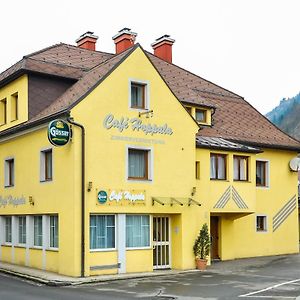 Cafe Hoppala Bed & Breakfast Sankt Peter-Freienstein Exterior photo