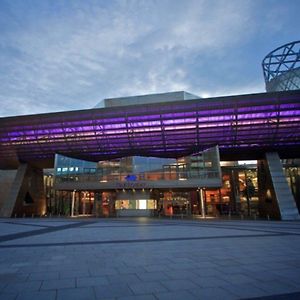 Quay Apartments Salford Quays Exterior photo