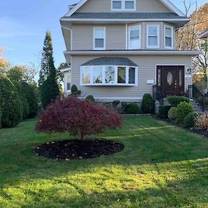 Historical Neighborhood Home New Rochelle Exterior photo