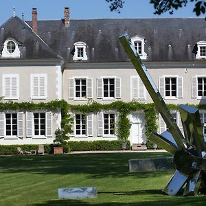 Chateau De La Resle - Design Hotels Montigny-la-Resle Exterior photo