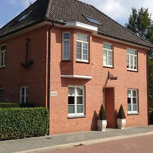 Spacious Villa In Neerpelt Near Welvaart Marina Room photo