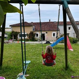 Les Marmottes Charentaises Bed & Breakfast Tonnay-Boutonne Exterior photo