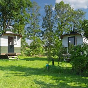 B&B Pipowagen "Het Wellnestt" Op Wellness Camping En B&B Stoltenborg Meddo Exterior photo