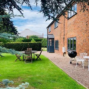The Cottage, Yew Tree Farm Holidays, Tattenhall, Chester Exterior photo