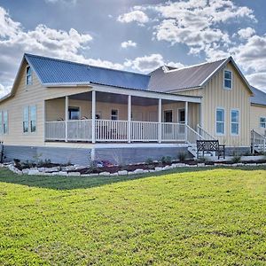 Schulenburg Retreat With Private Pool And Hot Tub Villa Exterior photo