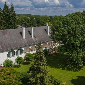 Boutique Hotel Zum Oberjager, Schloss Lackenbach Exterior photo