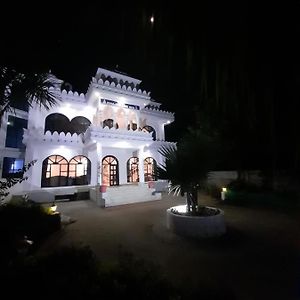Hotel Khajuraho Inn Exterior photo