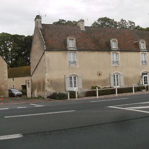 Grange Dans Ancien Corps De Ferme Hotel Bellengreville  Exterior photo
