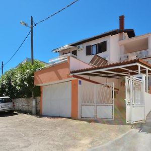 4 - Large Apt With Big Terrace Next To The Beach Trogir Exterior photo
