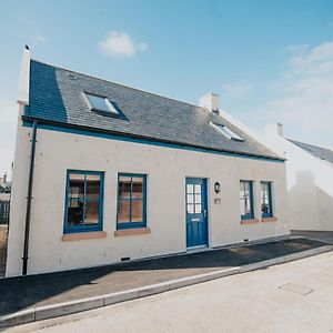 The Seafield Arms Hotel Cullen - Self Catering Exterior photo
