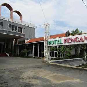 Hotel Kencana Jaya Jepara Exterior photo