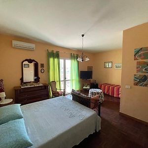 Vacationers Refuge Bed & Breakfast Anzio Exterior photo